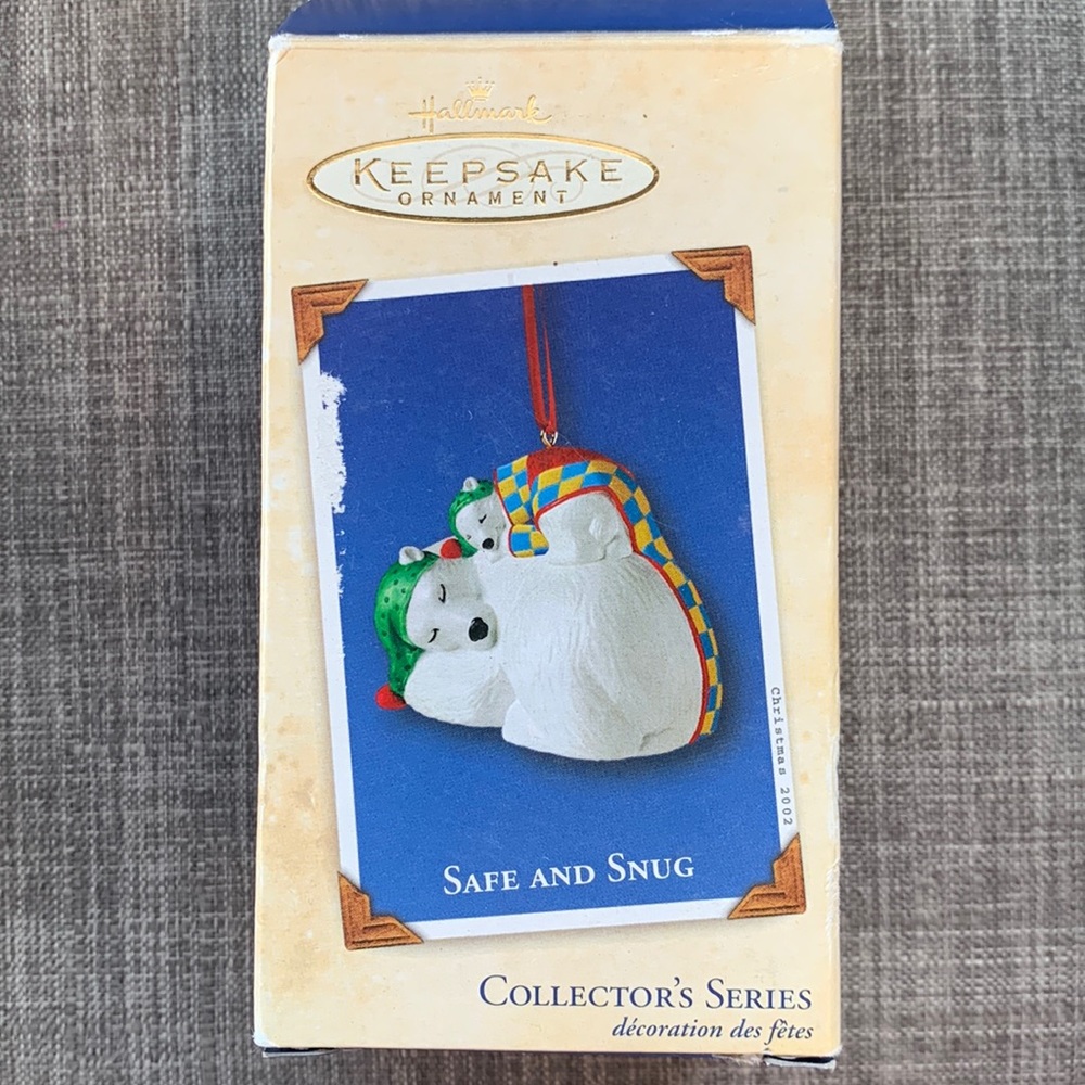 Hallmark Keepsake Ornament - Safe and Snug - Polar Bears